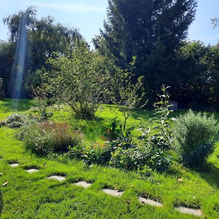 La Yourte Au Fonds Du Jardin Xhoris Luaran gambar