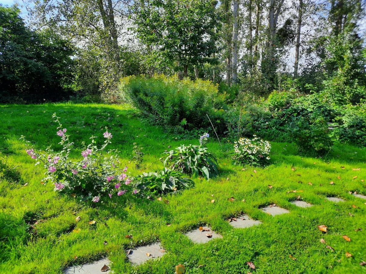 La Yourte Au Fonds Du Jardin Xhoris Luaran gambar